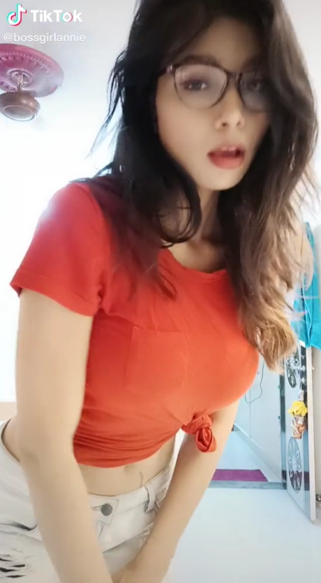 Annie Sharma model xxx pic