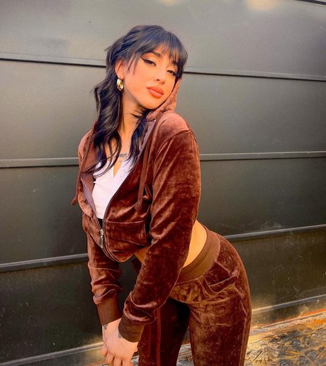 lesbians onlyfans exclusive pictures