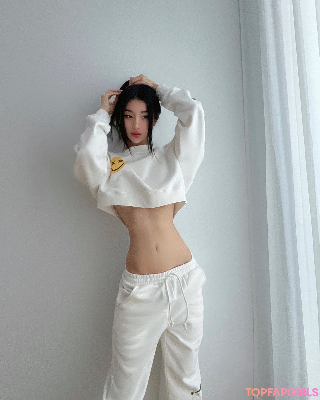 Mari Bambei star archive