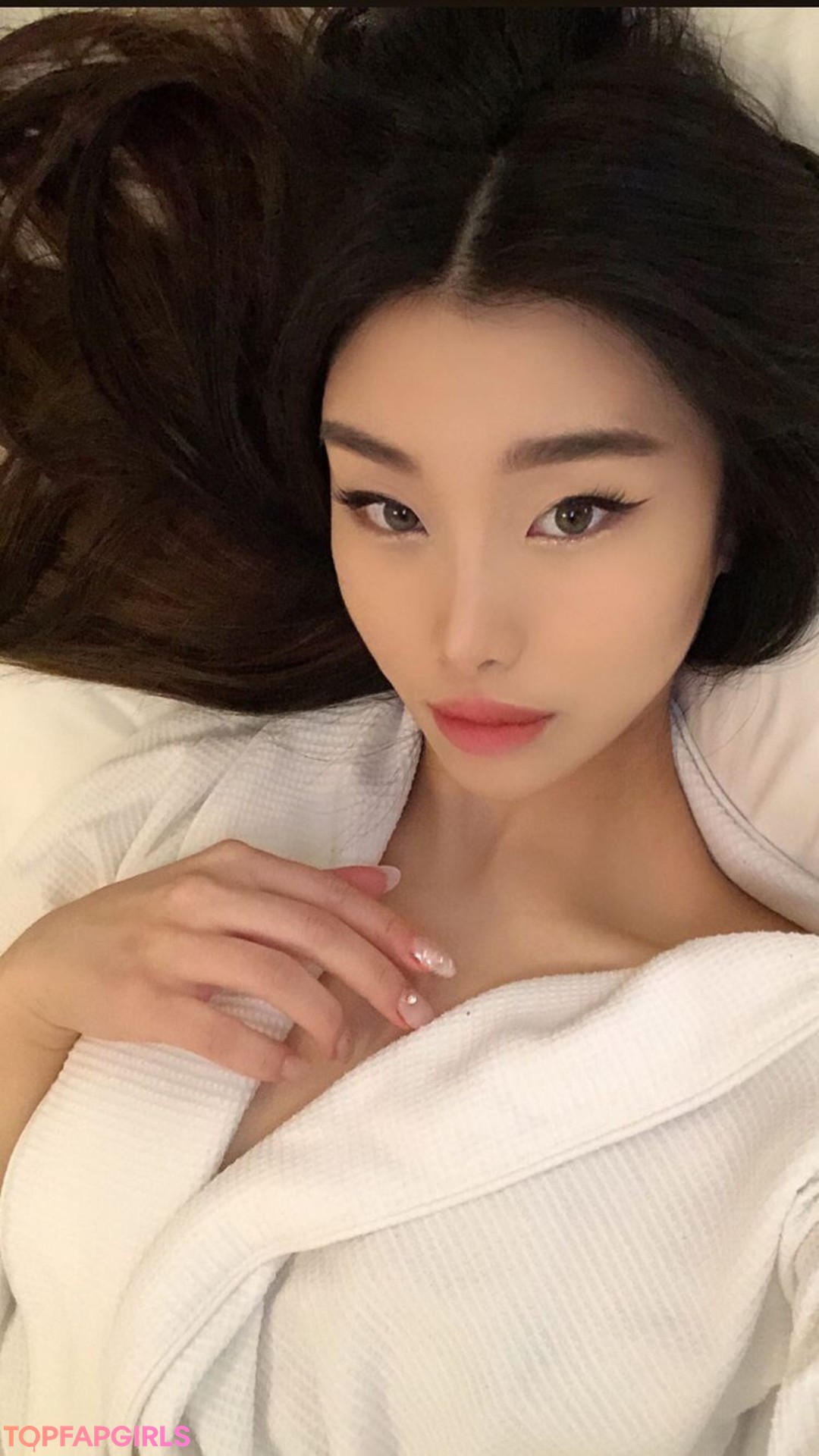 Mari Bambei sexy model image