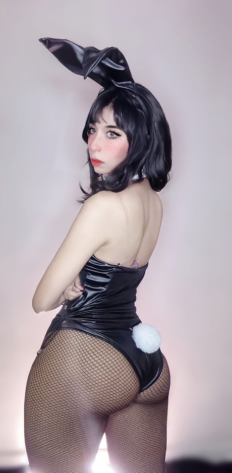 Lily waifu top profile image