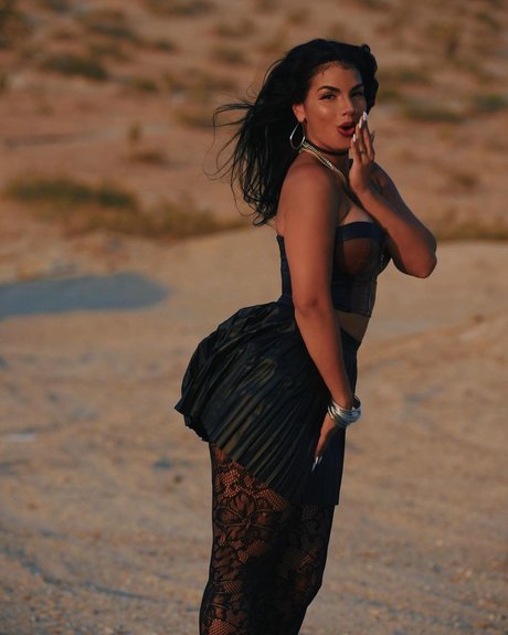 Natalia Pitti high quality star photos