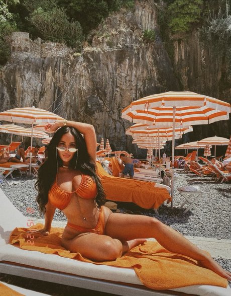 Audrey Feldman adult model img