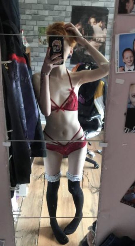 _Bat Brookes_ star pretty pics