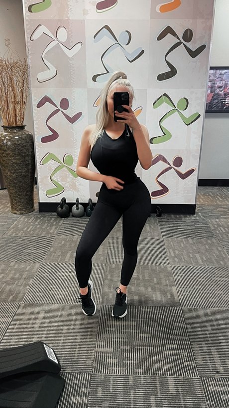 Brooke Michelle model pornographic img