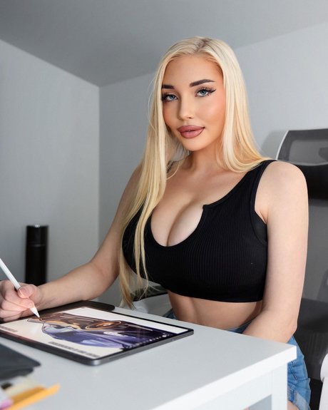 Brooke Michelle hd pornstar pic