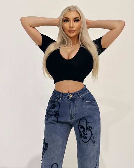 Brooke Michelle high quality pornstar pictures