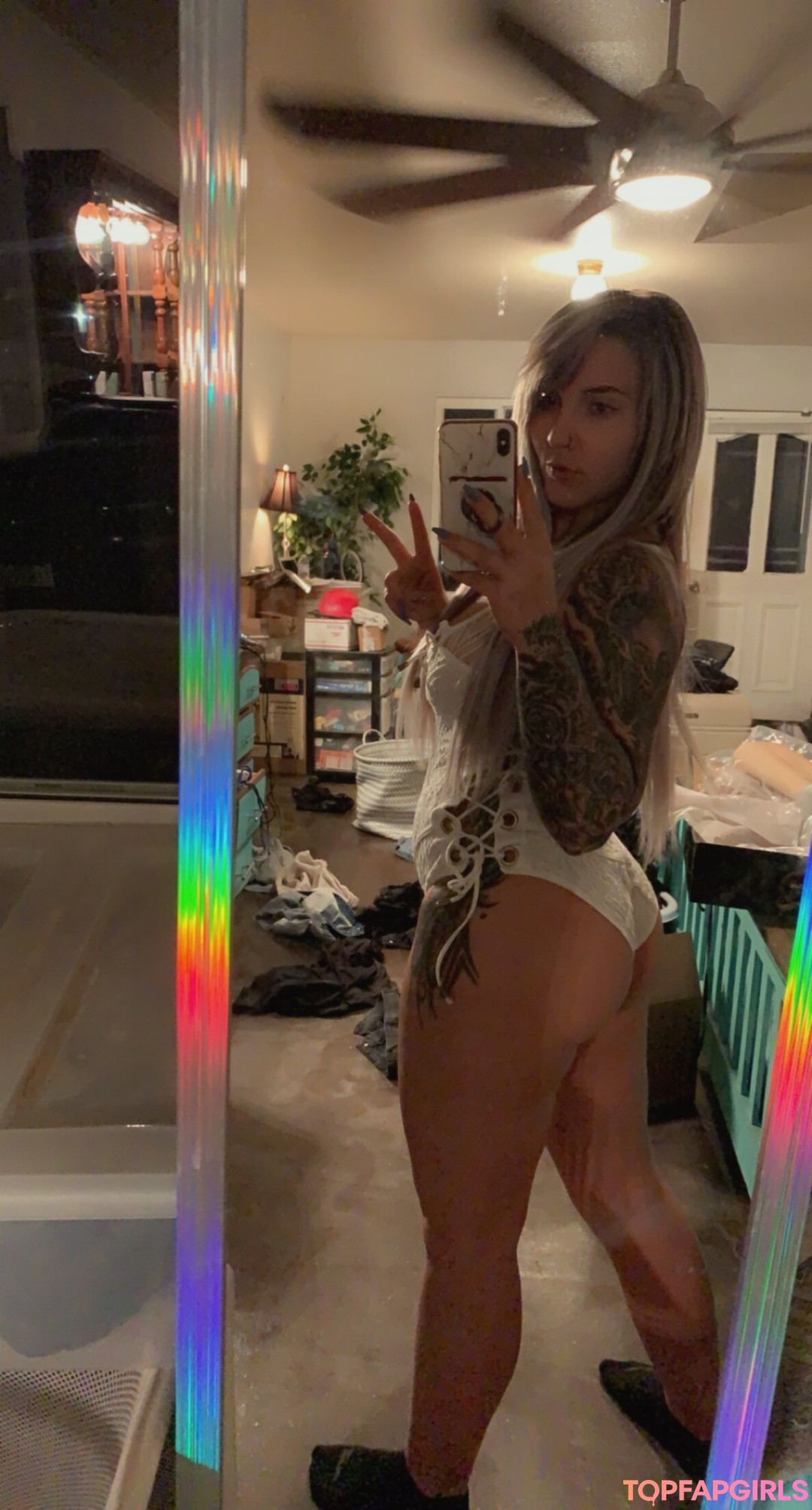 Chloe Yonker nude model photo
