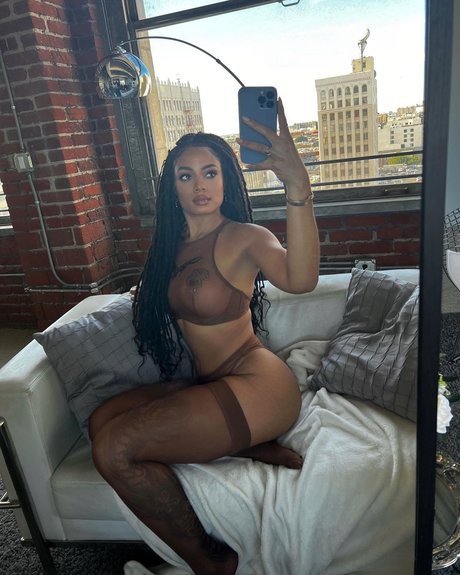 Essence Tatiana star hot pics