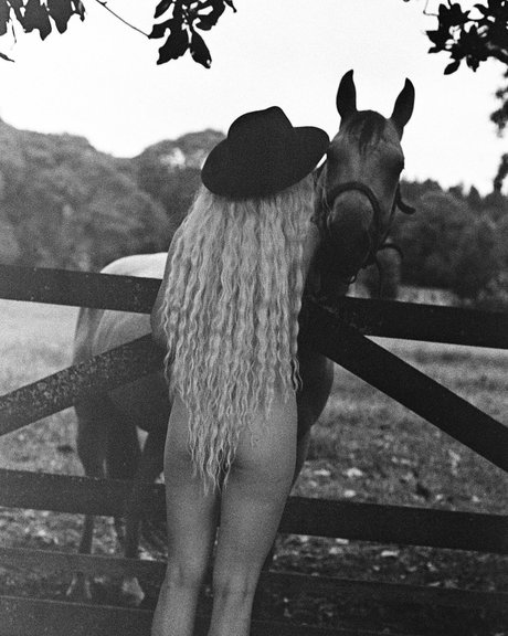 ebony cumshot onlyfans top pic