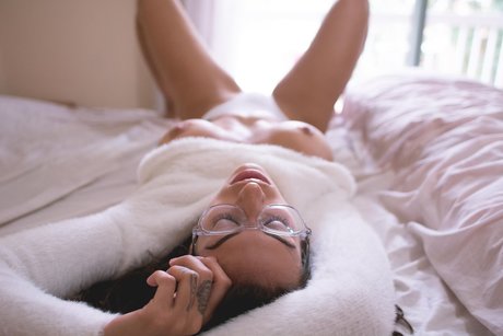 Evelyn Perez erotic model gallery