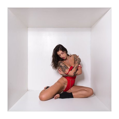 Evelyn Perez model pics