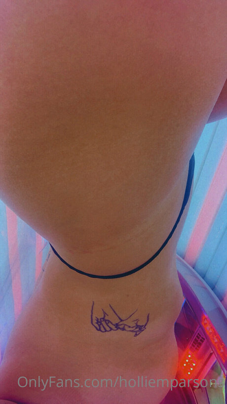 Hollie M Parsons nudes star pic