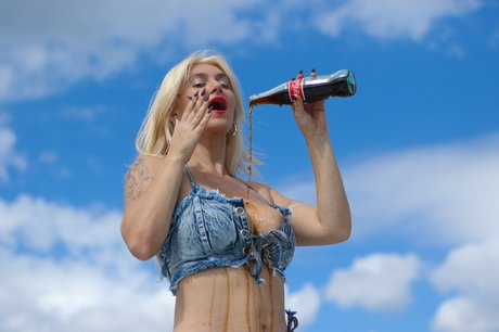 Cat Gold model porn photos