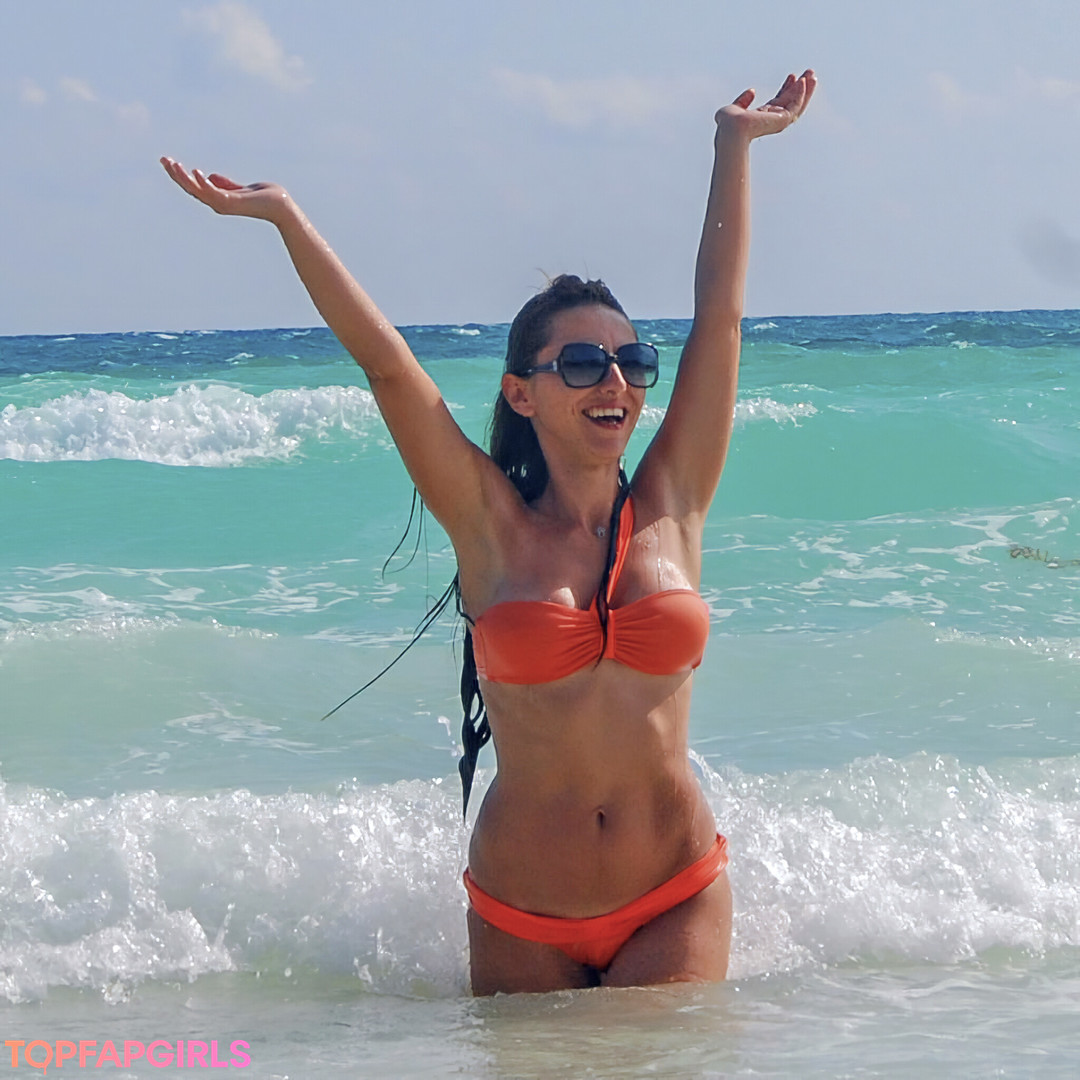 Neslihan Oztuerk beautiful model img