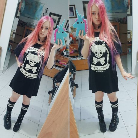 Invaderdd Dee Mente nude pornstar picture