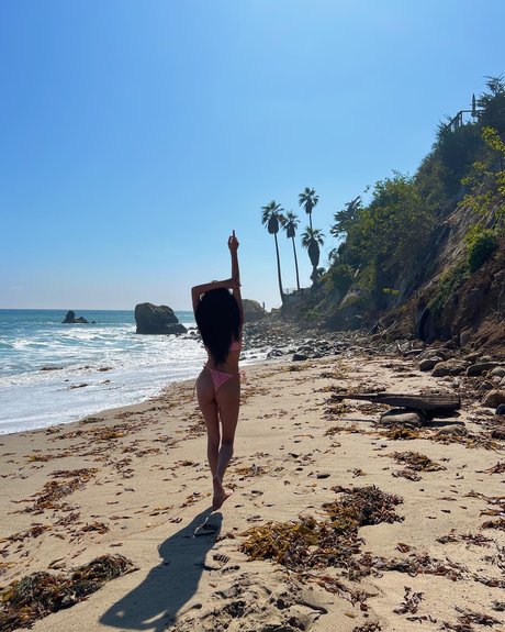 Sofia Dubois naked star gallery