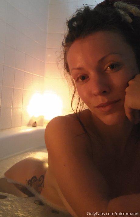 Amanda Loy art actress pics