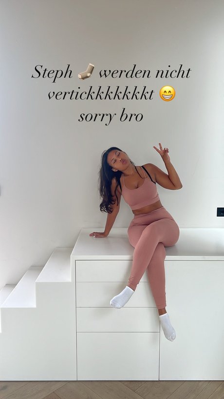 Steph Esther pretty star photos