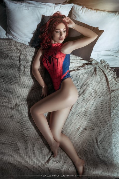 Alena Galan_ naked actress pictures