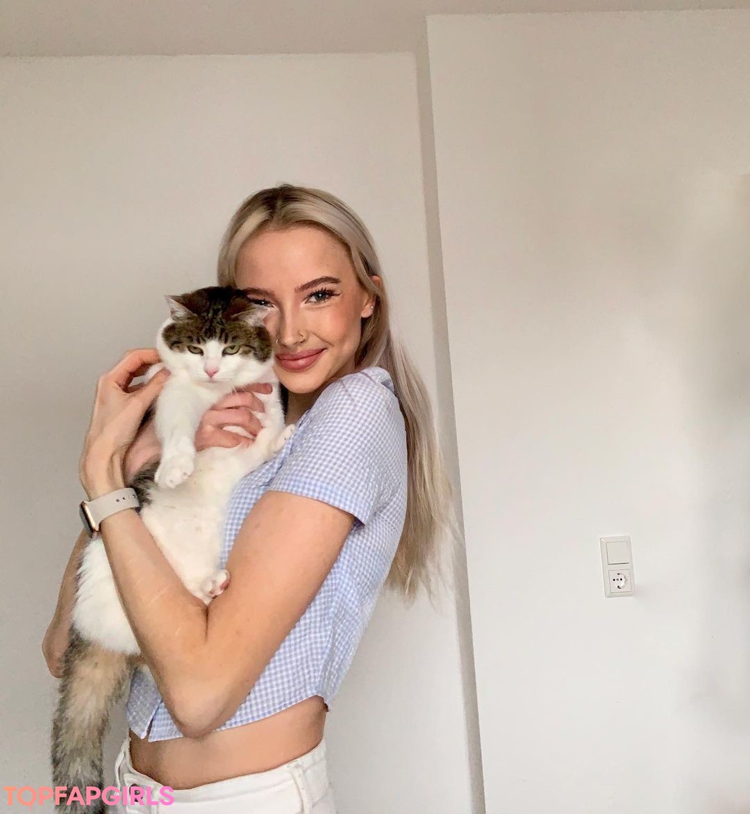 Caelyn Mathews star pornographic image