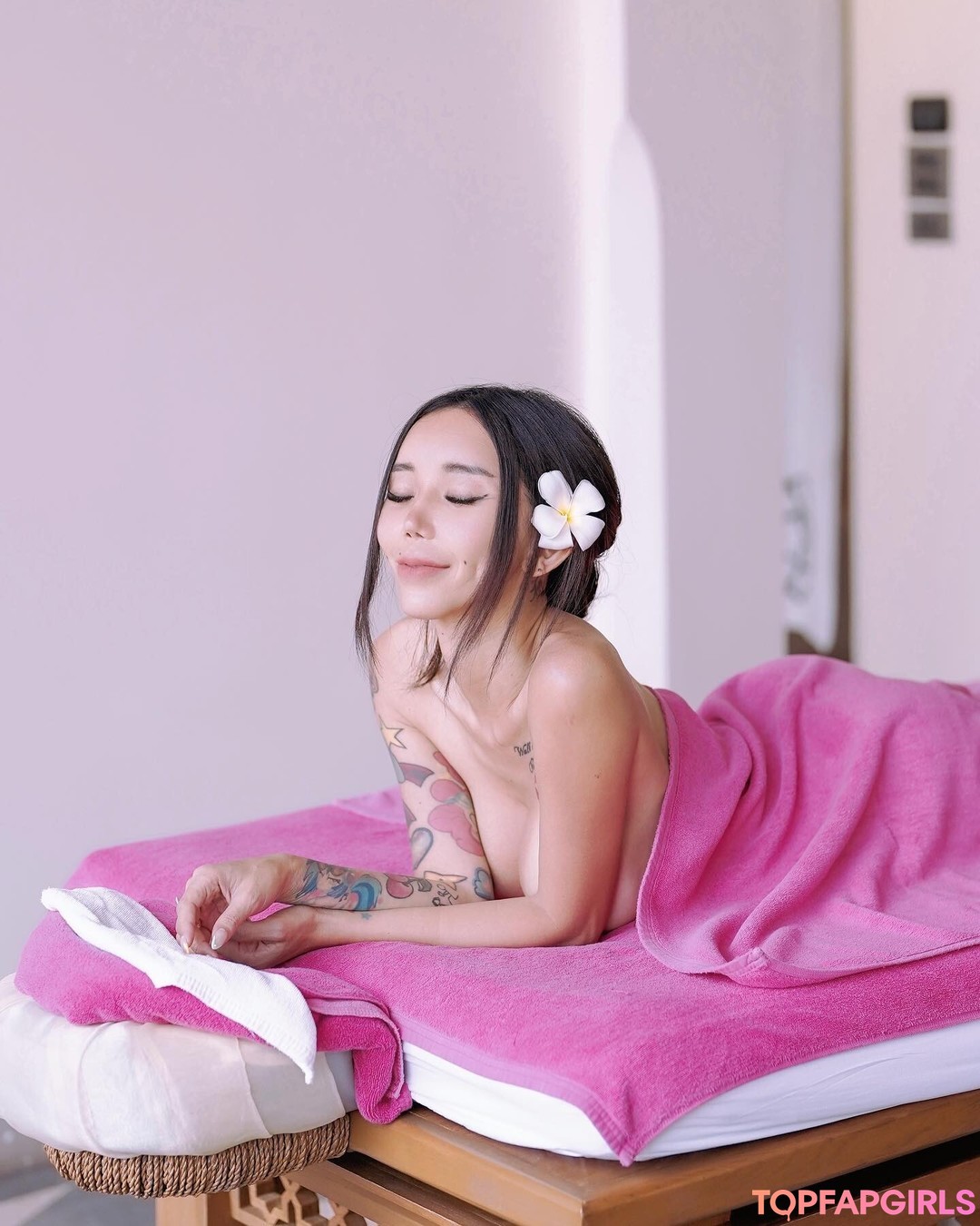 Leng Yein model sex image