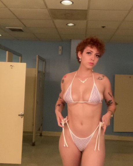 The Divine Devin nice star pics