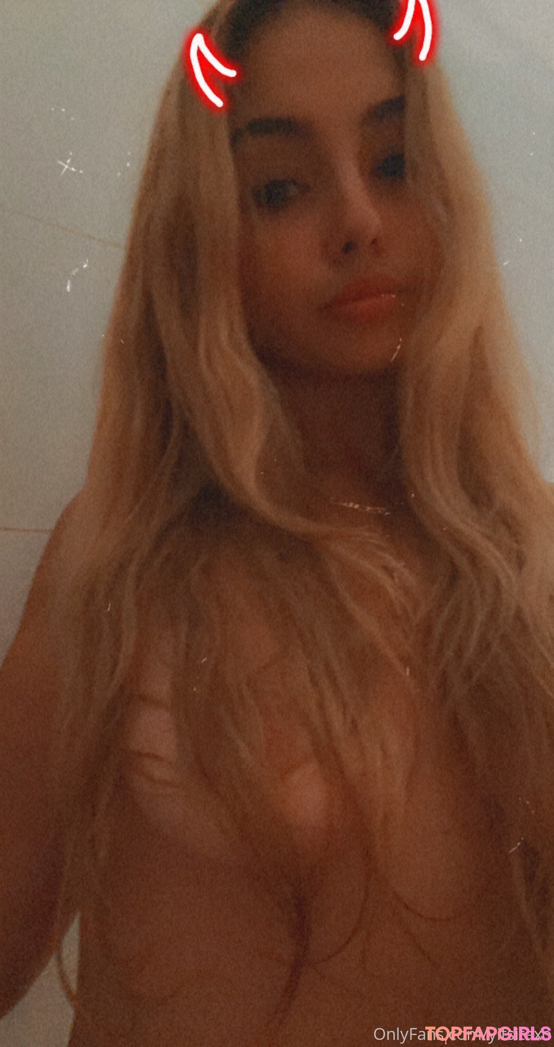 Yitsitaxo star pornographic images