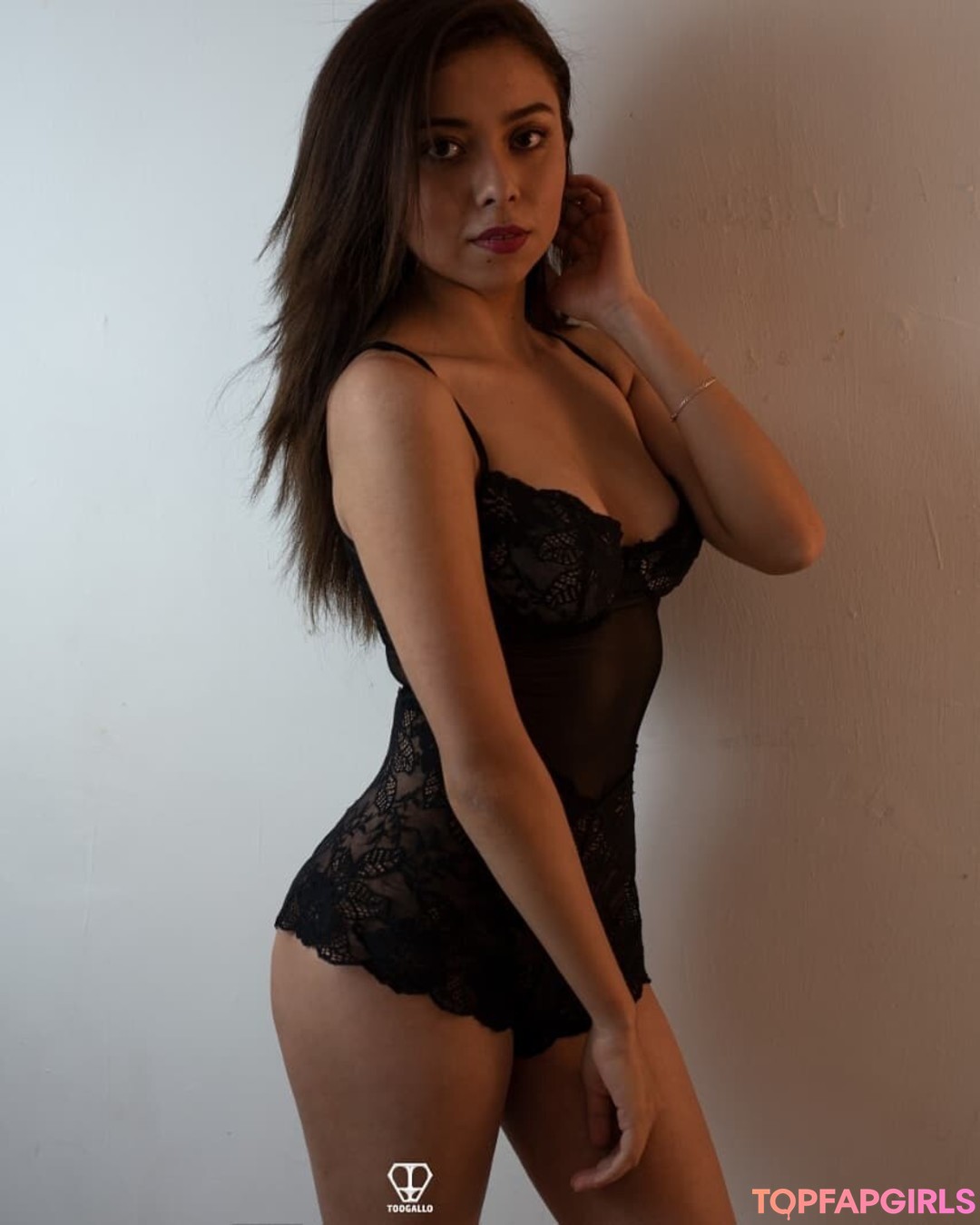 Alma Hernandez star free images