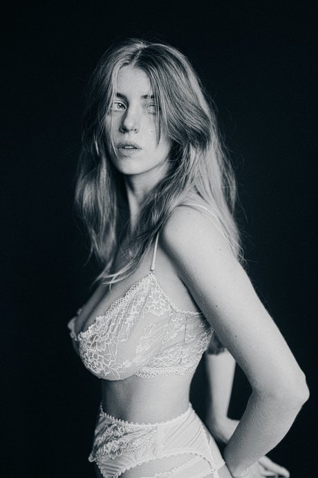 Agnes Verano high quality actress pictures