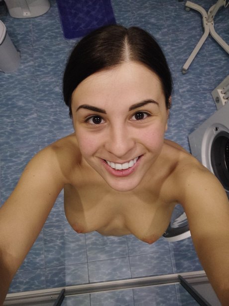 Alice Kelly_ adult model picture