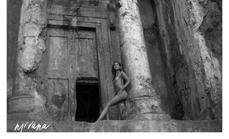 Nicole Sunde hot actress img