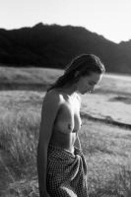 Nikki Hillier star nude galleries