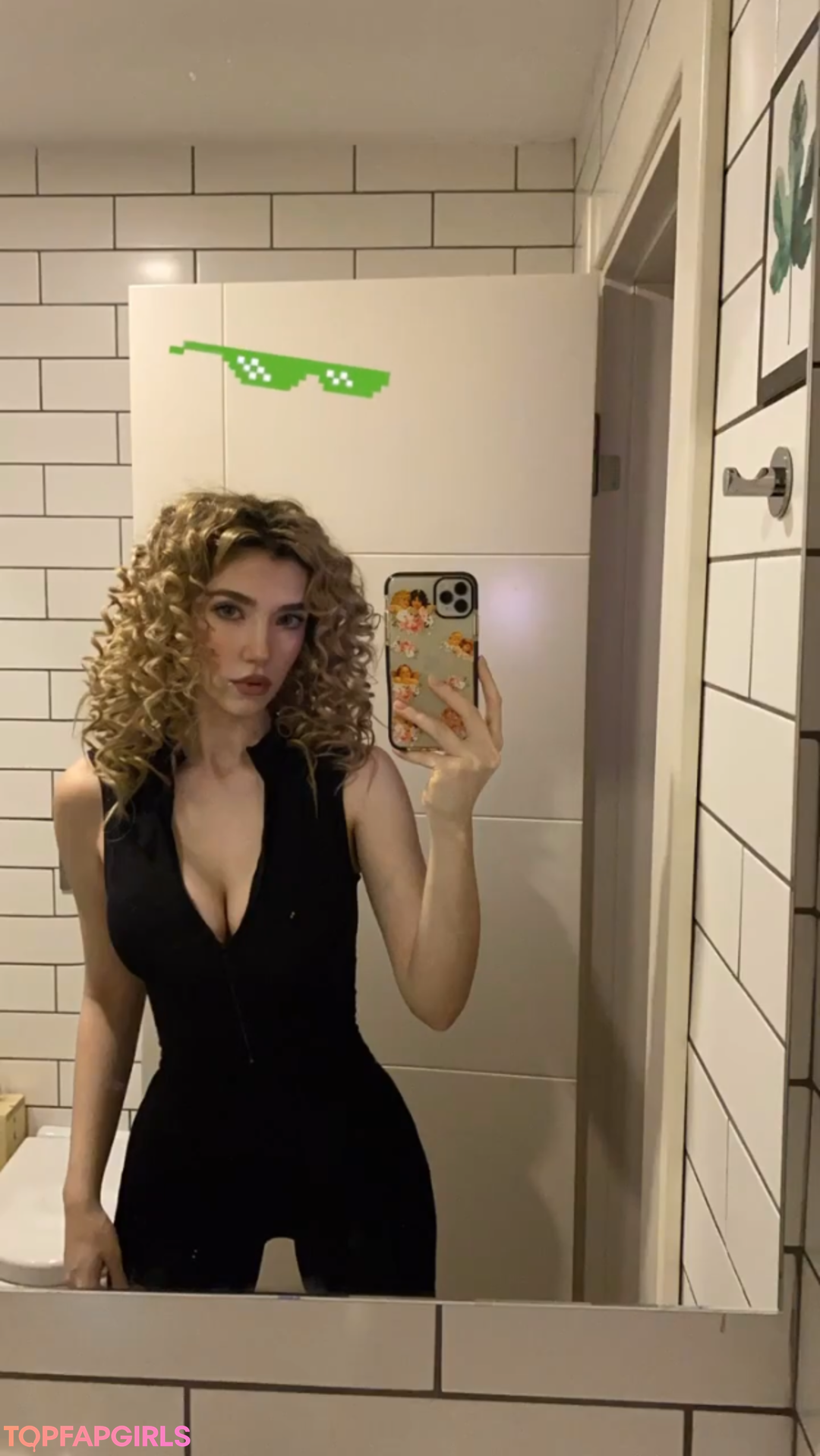 Kardelen Oeztas pornographic actress pictures