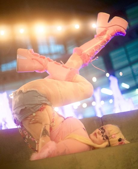 _Succubus Sushi beautiful actress picture