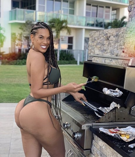 lesbian milf onlyfans pornos gallery