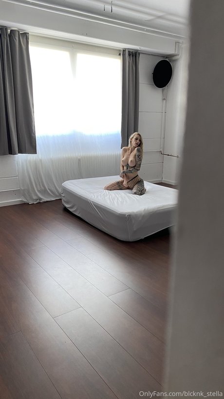 STEFFI_ top profile image