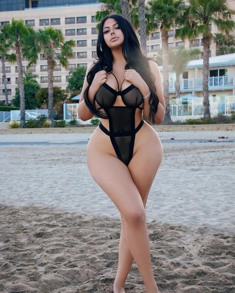 Cali Noelle model art pictures