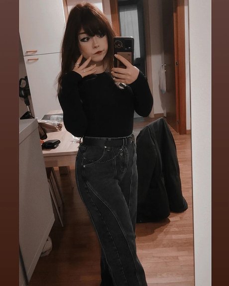 naked milf onlyfans erotic img