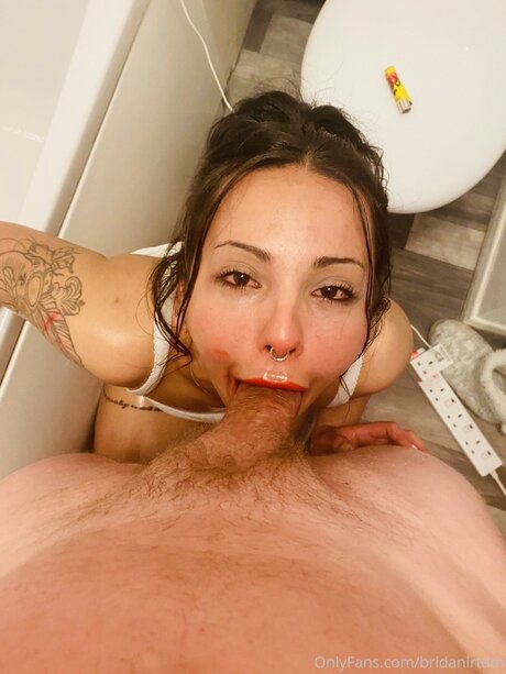 Freepetitebrida nude star galleries