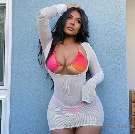 Lauricecalinafree model sexy picture