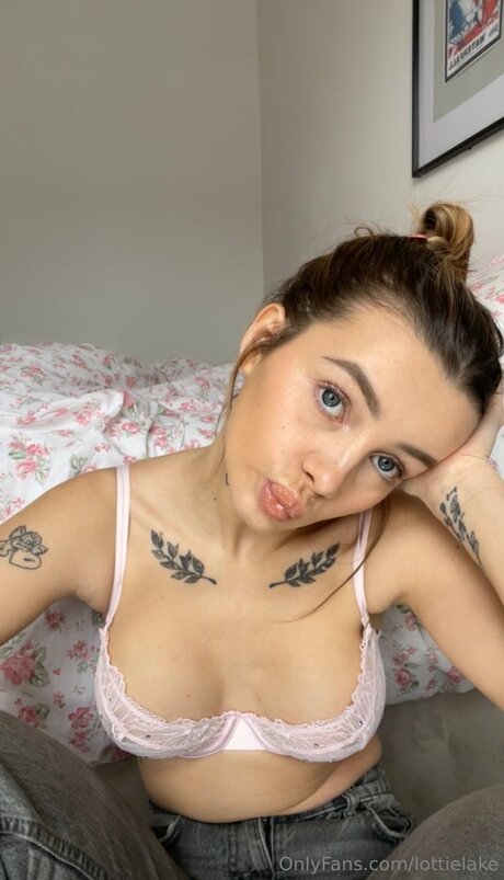 Lottielake pornstar hd images