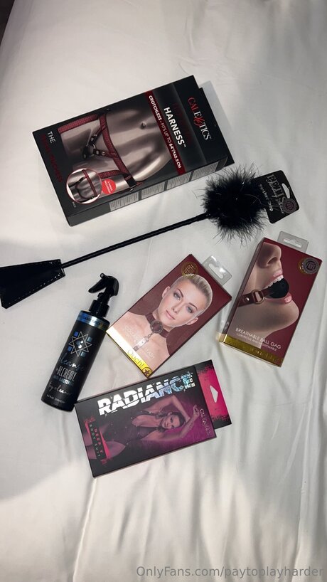 Outofthespotlight top star photo