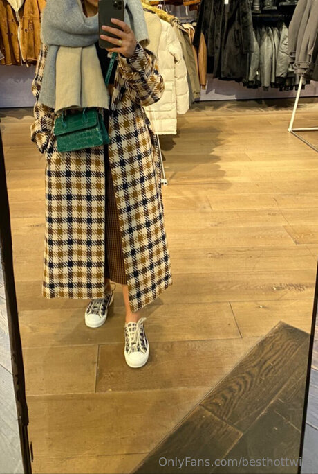 Besthottwife erotic star photo