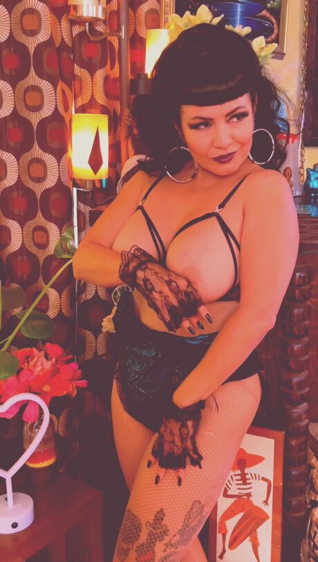 milf shower onlyfans top img