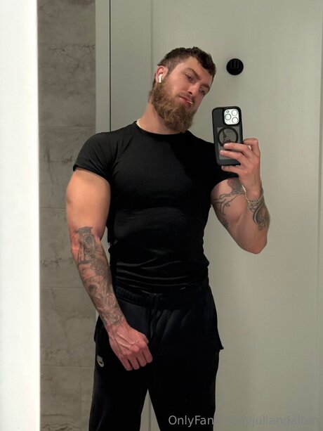 Juliandalton model sex photos