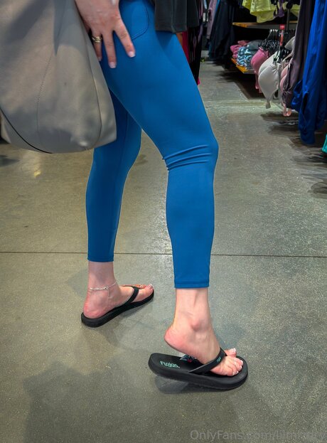 Lilmsdry model sexy pictures