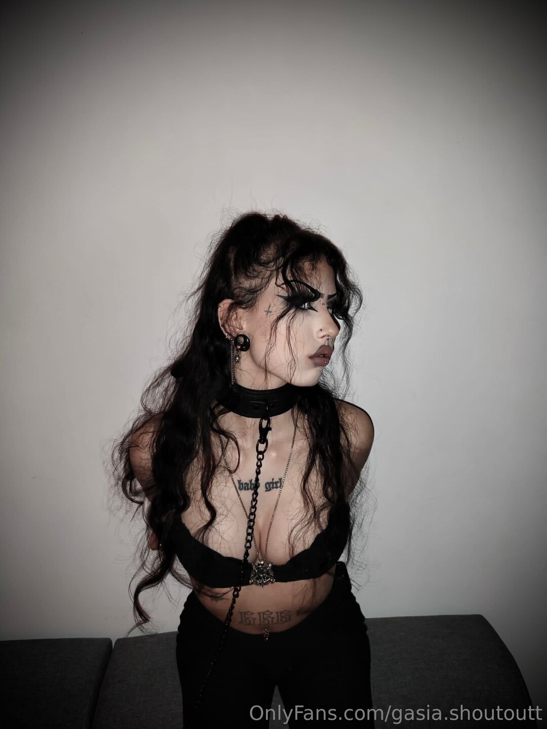 Gasia Shoutoutt model hot photo