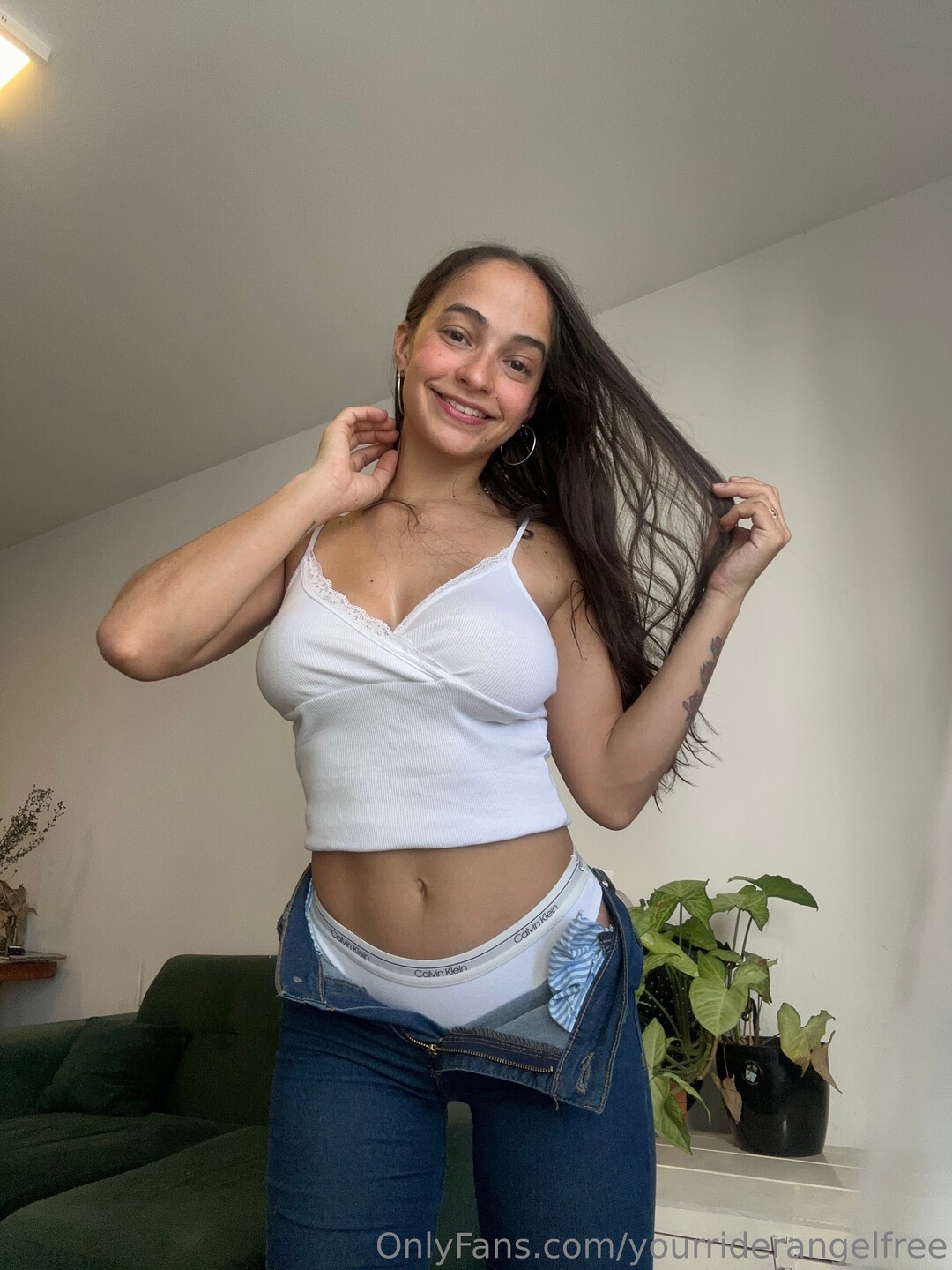 Yourriderangelfree model porn pic