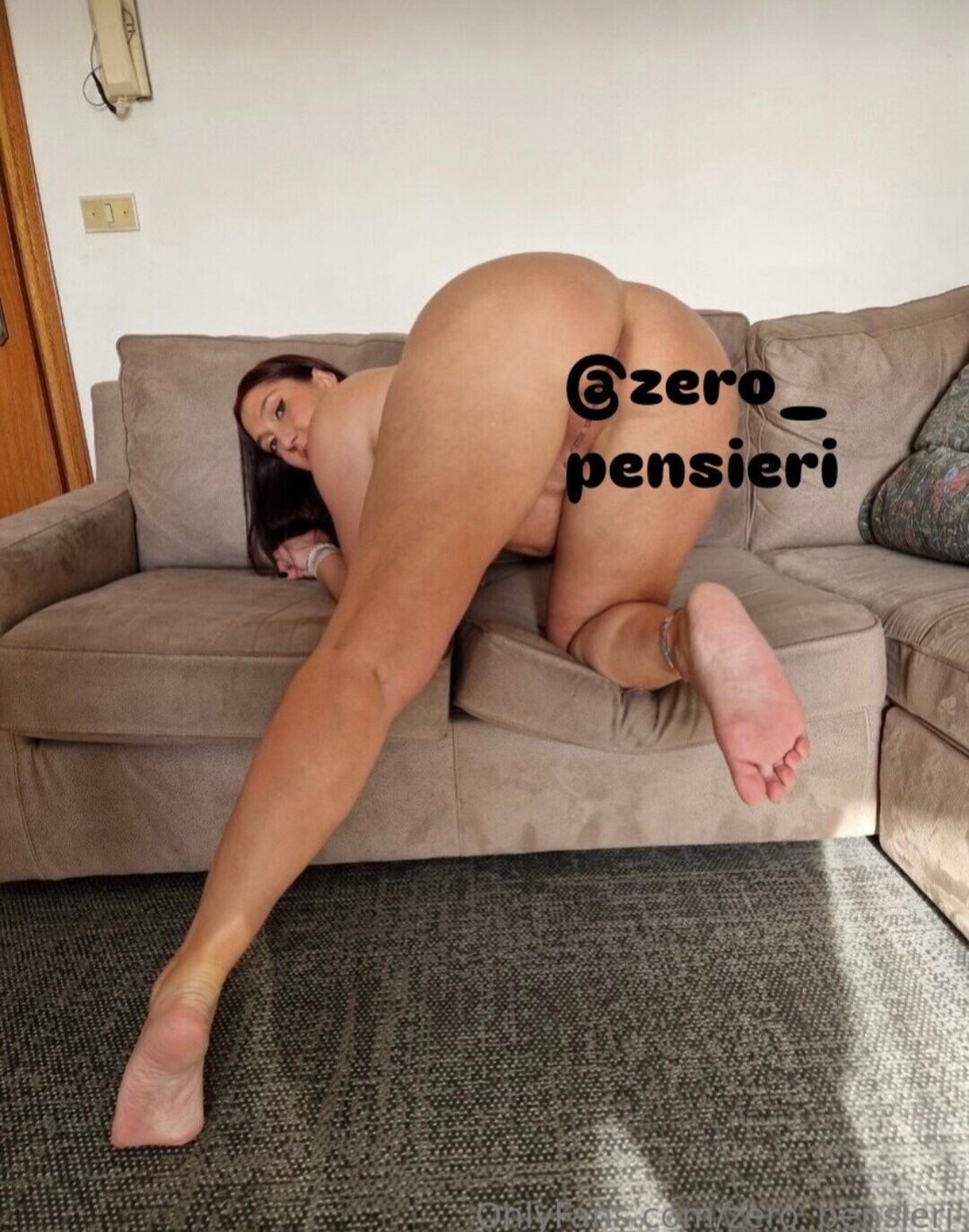 Liv Rise beautiful model img